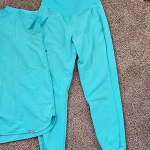 Figs Maternity Scrubs size Small turquoise like color